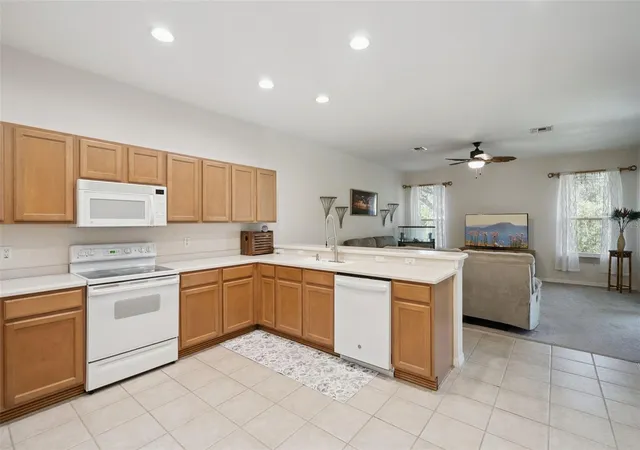 Photo 4 of Single family home for sale at 2589 Corbyton Ct, Orlando, FL 32828 | MLS# O6425276 | Listing updated on 2026-09-11