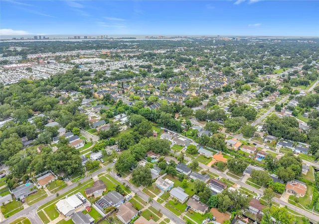 Photo 2 of Single family home for sale at 890 7th Avenue Ne, Largo, FL 33770 | MLS# TB8530102 | Listing updated on 2026-10-07