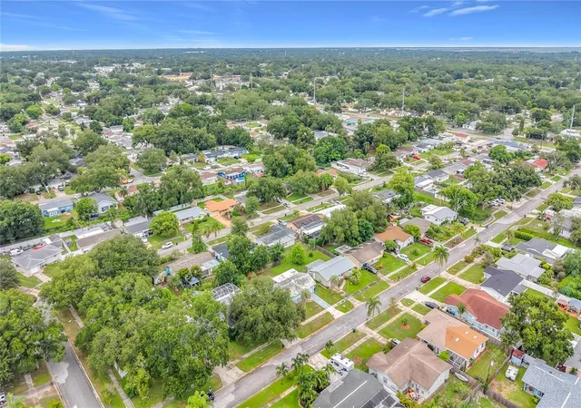 Photo 3 of Single family home for sale at 890 7th Avenue Ne, Largo, FL 33770 | MLS# TB8530102 | Listing updated on 2026-10-07