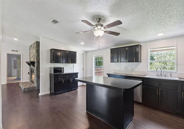 Photo 3 of Manufactured home for sale at 129 Patrician Pl, Satsuma, FL 32189 | MLS# O6426049 | Listing updated on 2026-10-20