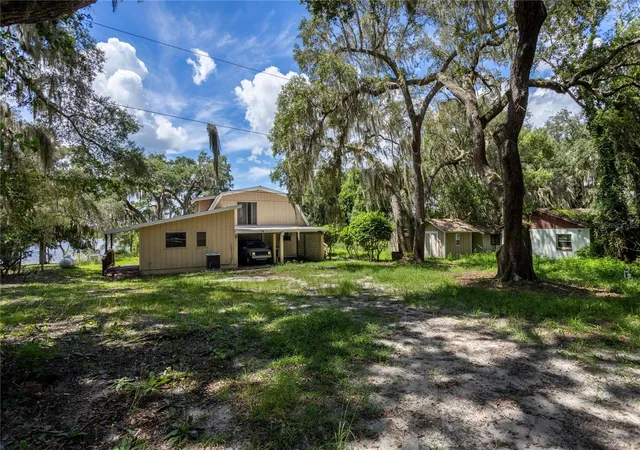 Photo 3 of Single family home for sale at 122 Cowpen Ln, Hawthorne, FL 32640 | MLS# GC542056 | Listing updated on 2026-09-16