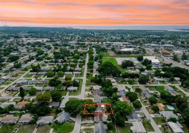 Photo 3 of Single family home for sale at 4925 Beacon Hl Dr, New Port Richey, FL 34652 | MLS# TB8530462 | Listing updated on 2026-09-18