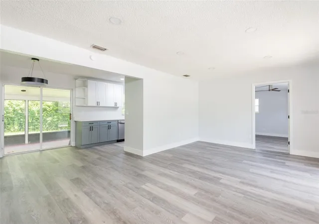 Photo 3 of Single family home for sale at 902 Shangri La Dr, Seffner, FL 33584 | MLS# TB8530557 | Listing updated on 2026-09-17