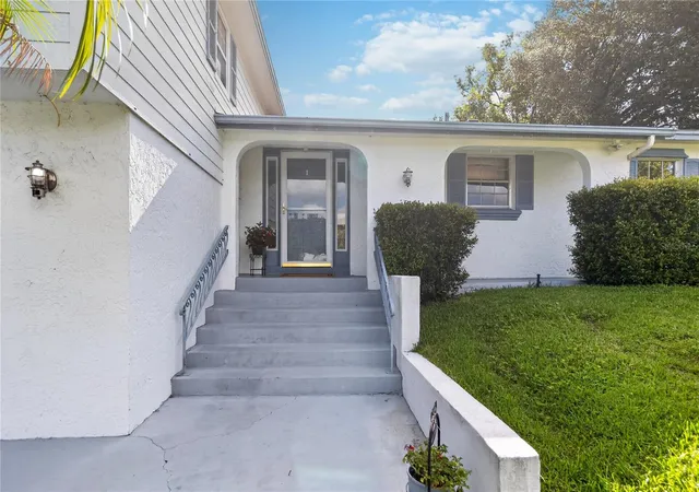 Photo 3 of Single family home for sale at 656 Little Wekiva Rd, Altamonte Springs, FL 32714 | MLS# O6426364 | Listing updated on 2026-10-08