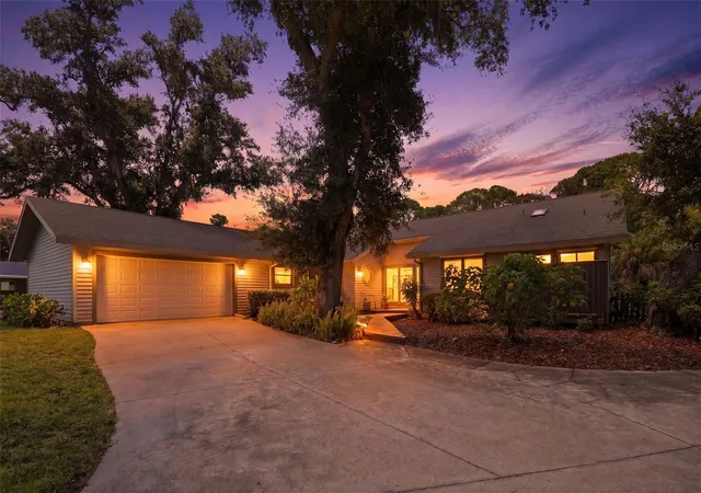 Single family home for sale at 881 Pinto Cir, NOKOMIS, FL 34275 | MLS# C7528555