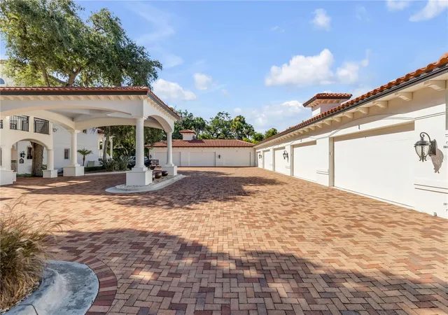 Photo 4 of Condo for sale at 5090 Riverside Dr #105, Port Orange, FL 32127 | MLS# NS1088776 | Listing updated on 2026-09-29