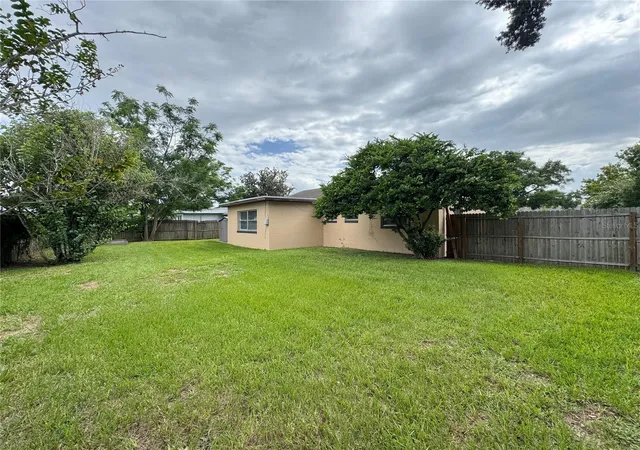 Photo 2 of Single family home for sale at 506 Thomas Ave, Winter Haven, FL 33880 | MLS# P4939370 | Listing updated on 2026-09-29