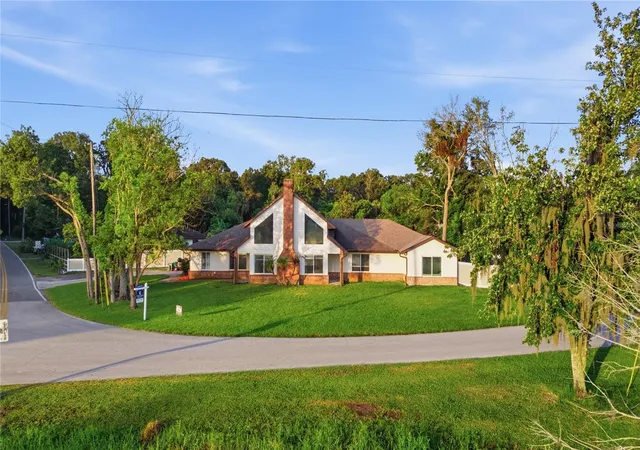 Photo 3 of Single family home for sale at 212 Pleasant St, Lake Helen, FL 32744 | MLS# O6427099 | Listing updated on 2026-09-16