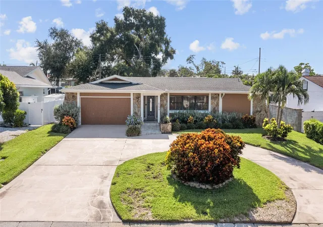 Photo 1 of Single family home for sale at 6249 Hillside Ave, Seminole, FL 33772 | MLS# TB8531782 | Listing updated on 2026-09-08