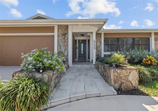 Photo 2 of Single family home for sale at 6249 Hillside Ave, Seminole, FL 33772 | MLS# TB8531782 | Listing updated on 2026-09-08