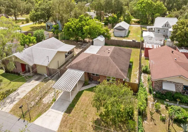 Photo 2 of Sale Pending at 125 Herbert St, Auburndale, FL 33823 | MLS# O6427507 | Listing updated on 2026-10-08