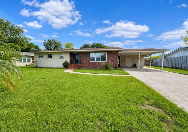 Photo 1 of Single family home for sale at 409 Montgomery Ave, Lakeland, FL 33801 | MLS# S5154269 | Listing updated on 2026-09-18