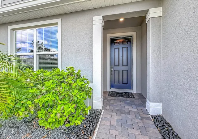 Photo 3 of Single family home for sale at 5729 Wooden Pine Dr, Orlando, FL 32829 | MLS# O6427530 | Listing updated on 2026-09-08