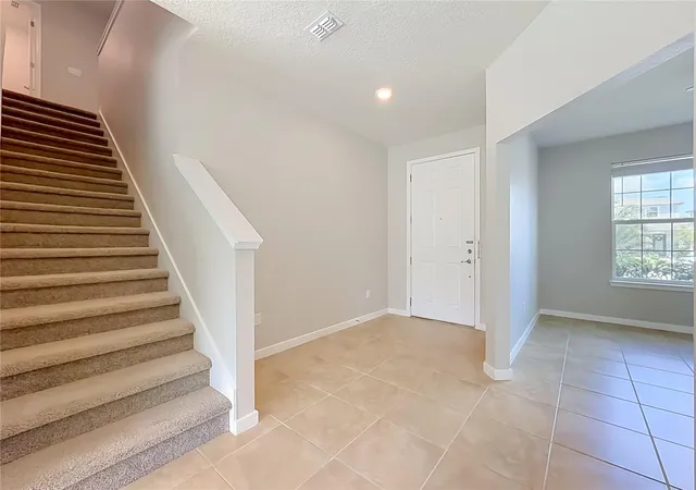 Photo 4 of Single family home for sale at 5729 Wooden Pine Dr, Orlando, FL 32829 | MLS# O6427530 | Listing updated on 2026-09-08