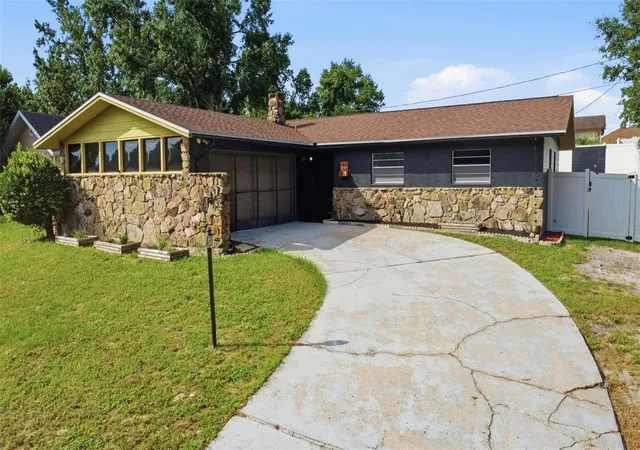 Photo 1 of Single family home for sale at 1441 Ne Old Ml Dr, Deltona, FL 32725 | MLS# O6427628 | Listing updated on 2026-09-24