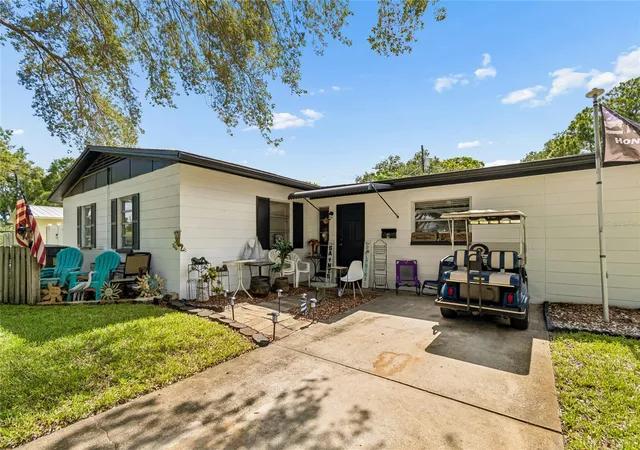 Photo 3 of Single family home for sale at 7846 12th Street N, Saint Petersburg, FL 33702 | MLS# TB8532464 | Listing updated on 2026-10-22