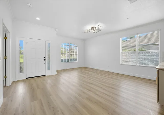 Photo 3 of Single family home for sale at 2157 Wintermere Pointe Dr, Winter Garden, FL 34787 | MLS# TB8532509 | Listing updated on 2026-10-09