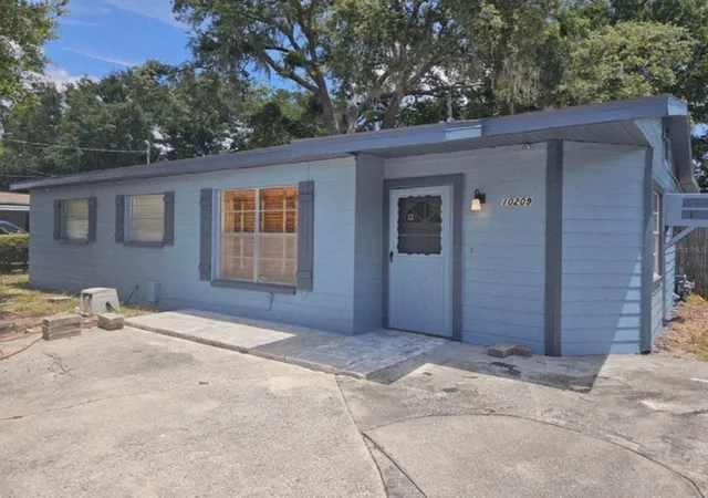 Single family home for sale at 10209 Lola St, TAMPA, FL 33612 | MLS# TB8532663
