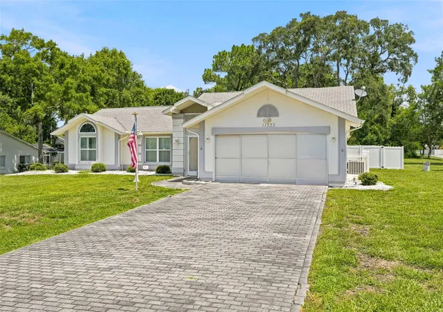 Photo 2 of Single family home for sale at 11333 Silverwood Ct, Spring Hill, FL 34609 | MLS# TB8532760 | Listing updated on 2026-09-17