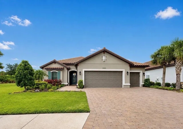 Photo 1 of Single family home for sale at 10505 Wicker Park Pl, Palmetto, FL 34221 | MLS# A4701059 | Listing updated on 2026-09-17