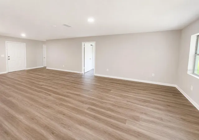 Photo 2 of Single family home for sale at 21450 NE 35th Street, Williston, FL 32696 | MLS# S5154419 | Listing updated on 2026-09-17