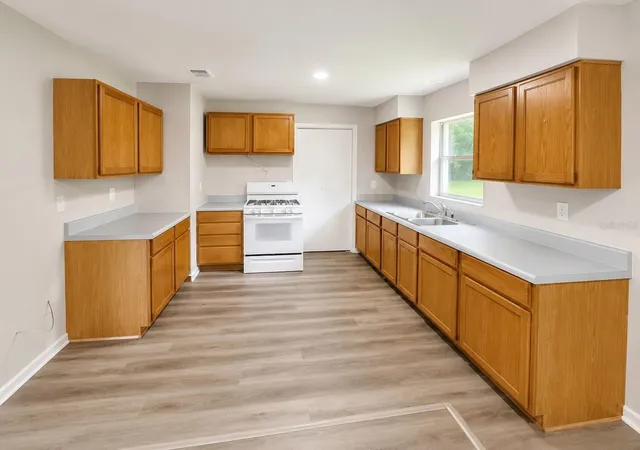 Photo 4 of Single family home for sale at 21450 NE 35th Street, Williston, FL 32696 | MLS# S5154419 | Listing updated on 2026-09-17