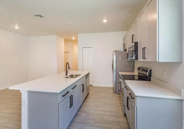 Photo 4 of Single family home for sale at 1022 36th, Orlando, FL 32805 | MLS# O6428498 | Listing updated on 2026-09-17