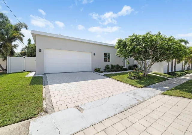 Photo 1 of Single family home for sale at 4524 Riverwood Ave, Sarasota, FL 34231 | MLS# A4701219 | Listing updated on 2026-09-16