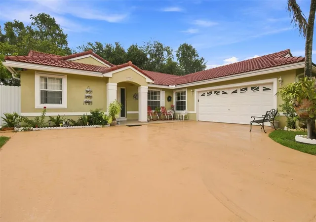 Photo 2 of Single family home for sale at 13501 Sw 17th Court, Miramar, FL 33027 | MLS# OM729327 | Listing updated on 2026-10-01