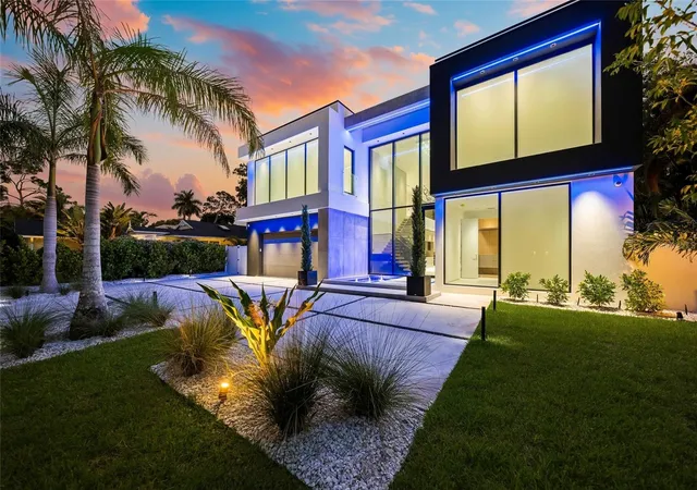 Photo 1 of Mansion for sale at 1640 Waldemere St, Sarasota, FL 34239 | MLS# A4701346 | Listing updated on 2026-09-18