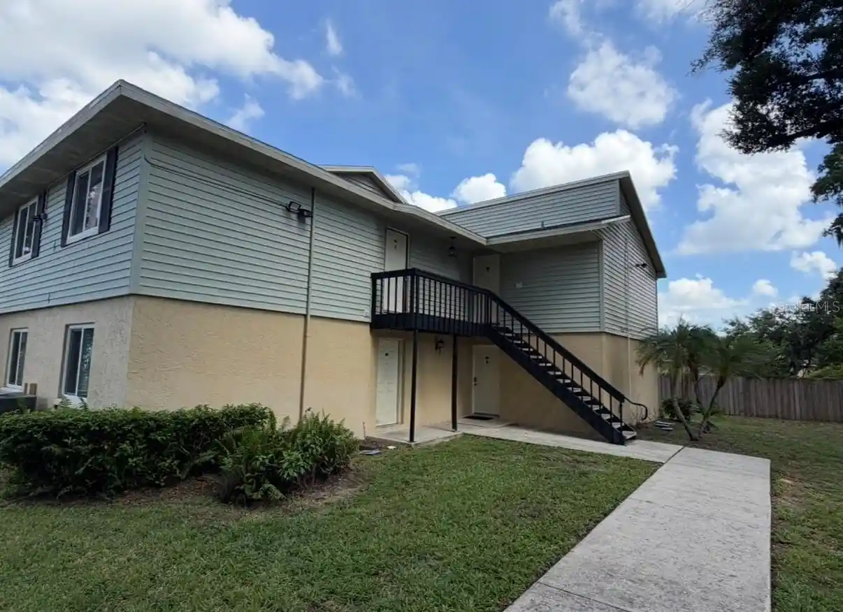 Listing Photo 1 - Condo for sale in 245 Red Maple Pl located at 245 Red Maple Pl, BRANDON, FL 33510 - Unit 245 Red Maple Pl