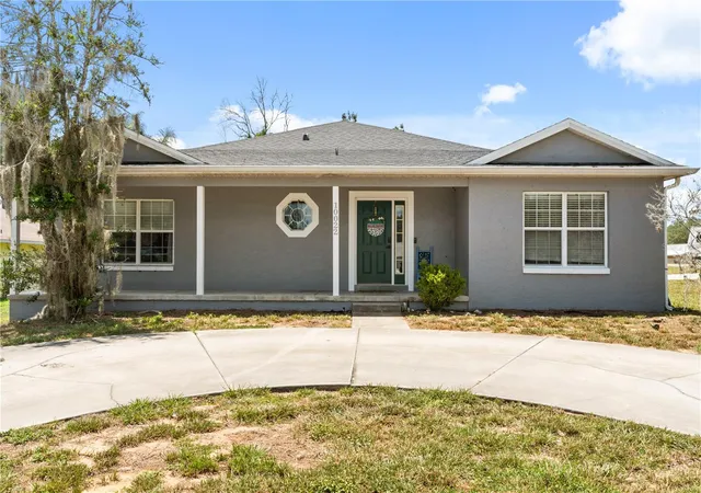 Photo 2 of Single family home for sale at 10022 Carole Pl, Leesburg, FL 34788 | MLS# O6428962 | Listing updated on 2026-09-16