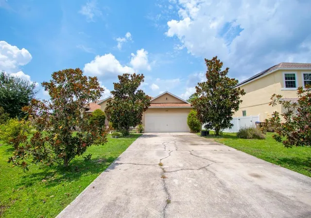 Photo 3 of Single family home for sale at 1126 Lavaur Ct, Kissimmee, FL 34759 | MLS# S5154673 | Listing updated on 2026-10-13