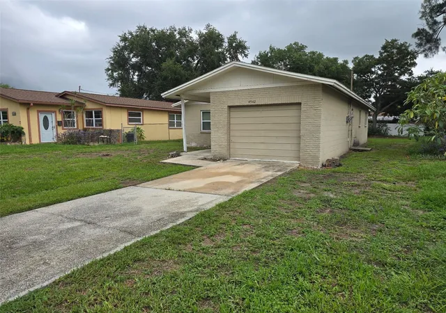 Photo 3 of Sale Pending at 4542 21st Avenue S, Saint Petersburg, FL 33711 | MLS# TB8534431 | Listing updated on 2026-10-15