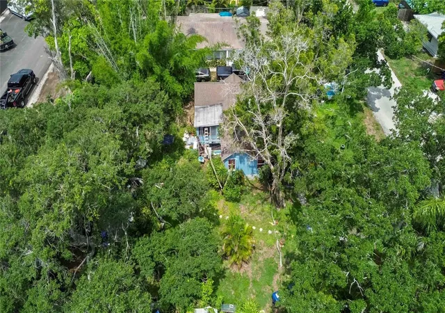 Photo 2 of Single family home for sale at 2126 Olentary St, Sarasota, FL 34231 | MLS# A4701651 | Listing updated on 2026-09-18