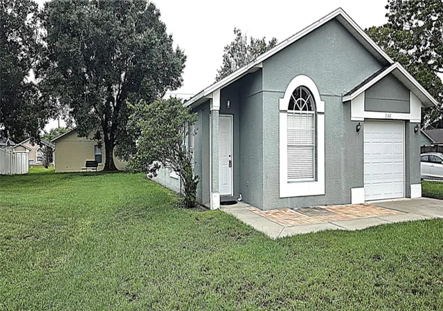 Photo 3 of Single family home for sale at 2160 Eola Ct, Oviedo, FL 32765 | MLS# O6429790 | Listing updated on 2026-10-01