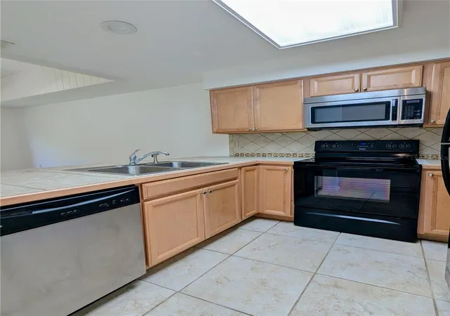 Photo 3 of Condo for sale at 6125 Topher Trl #62A, Mulberry, FL 33860 | MLS# L4963969 | Listing updated on 2026-10-06