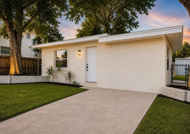 Photo 2 of Single family home for sale at 5532 6th Avenue N, Saint Petersburg, FL 33710 | MLS# TB8535119 | Listing updated on 2026-10-20