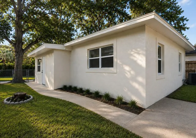 Photo 3 of Single family home for sale at 5532 6th Avenue N, Saint Petersburg, FL 33710 | MLS# TB8535119 | Listing updated on 2026-10-20