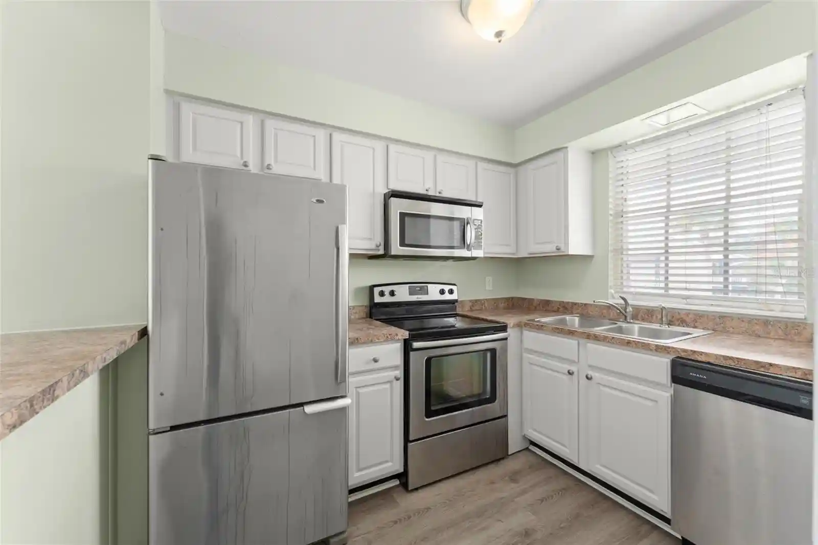 Listing Photo 2 - Condo for sale in 1250 S Denning Dr located at 1250 S Denning Dr, Winter Park, FL 32789 - Unit #Unit 233