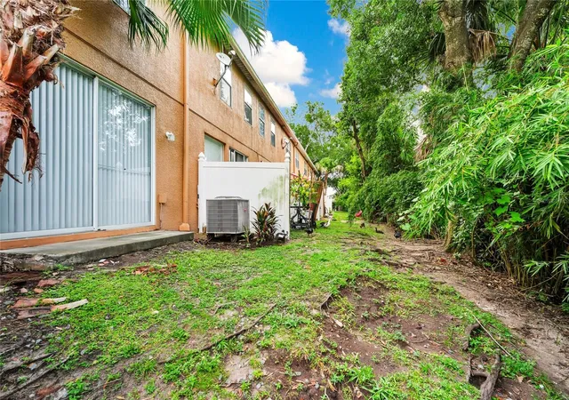 Photo 3 of Townhouse for sale at 5266 Paradise Cay Cir, Kissimmee, FL 34746 | MLS# O6430817 | Listing updated on 2026-09-17
