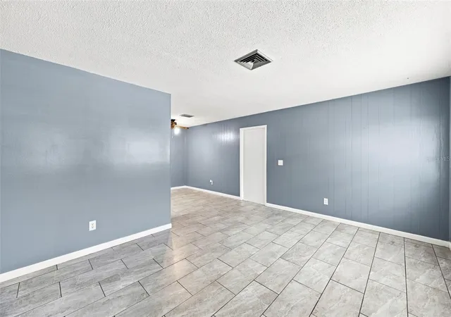 Photo 3 of Single family home for sale at 1655 N Floral Ave, Bartow, FL 33830 | MLS# W7888284 | Listing updated on 2026-09-17