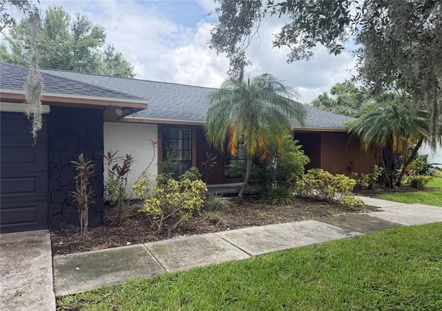 Photo 2 of Single family home for sale at 4715 Kemble Ct, TAMPA, FL 33624 | MLS# TB8536343 | Listing updated on 2026-10-09