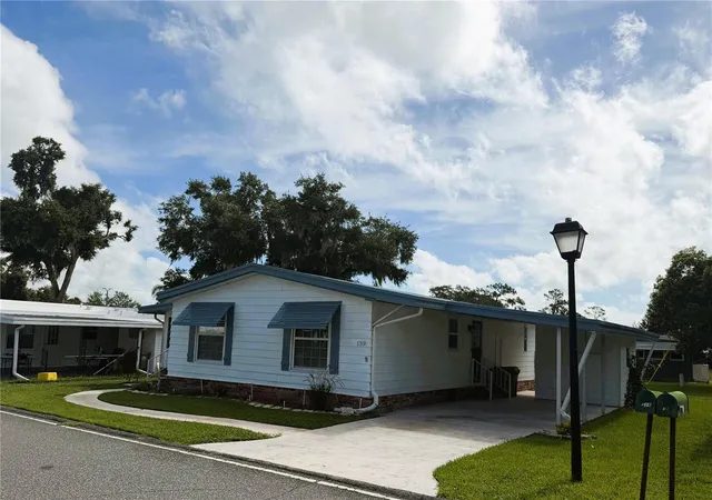 Photo 2 of Manufactured home for sale at 139 Aspen Cir, Leesburg, FL 34748 | MLS# R4911770 | Listing updated on 2026-10-22