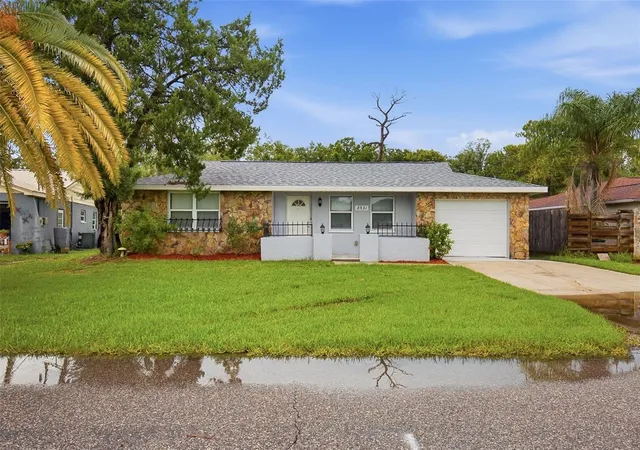 Photo 2 of Single family home for sale at 8531 Horizon Ln, Hudson, FL 34667 | MLS# O6431614 | Listing updated on 2026-09-17