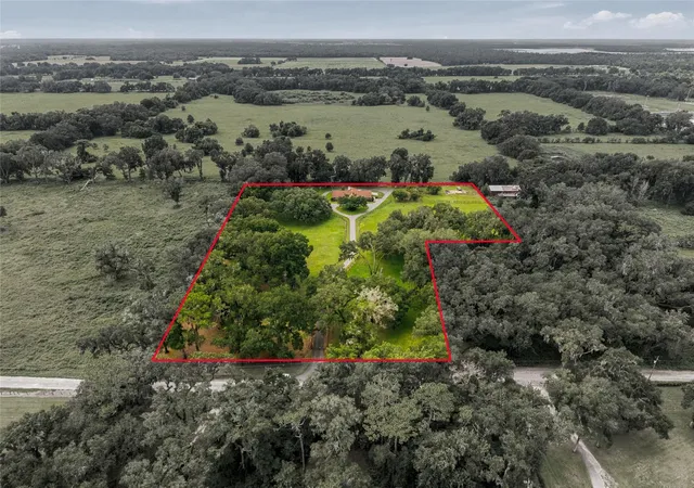 Photo 3 of Single family home for sale at 690 Sw 165th Street, Ocala, FL 34473 | MLS# OM729959 | Listing updated on 2026-09-17