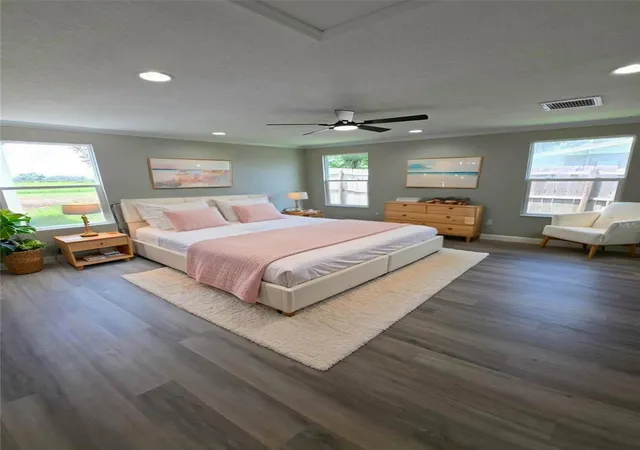 Photo 4 of Single family home for sale at 37406 Vista Dr, Dade City, FL 33523 | MLS# TB8536908 | Listing updated on 2026-09-16