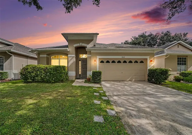 Photo 1 of Single family home for sale at 8257 Baywood Vista Dr, Orlando, FL 32810 | MLS# O6432101 | Listing updated on 2026-09-16