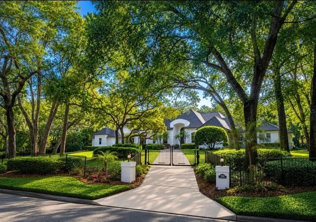 Photo 1 of Mansion for sale at 950 Sweetwater Clb Blvd, Longwood, FL 32779 | MLS# O6432120 | Listing updated on 2026-09-18