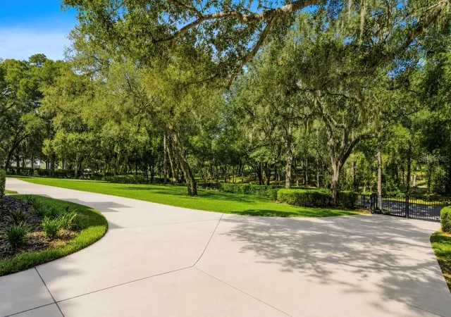 Photo 3 of Single family home for sale at 950 Sweetwater Clb Blvd, Longwood, FL 32779 | MLS# O6432120 | Listing updated on 2026-09-18